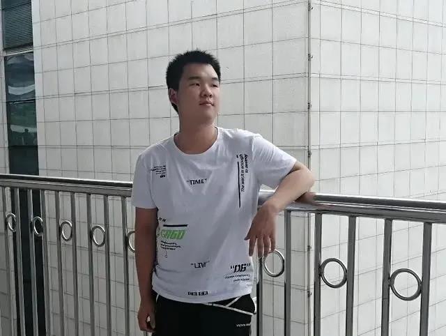 河南高考理科状元李昊：分享各科学习秘籍